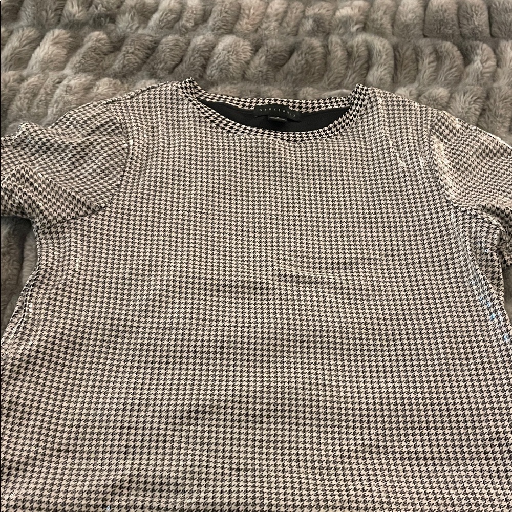Like New Sanctuary Sequined Houndstooth Short Sleeve Tee